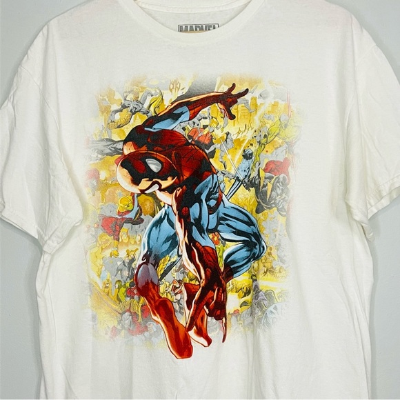 Marvel Spider-Man White and Red Graphic Tee Large - Picture 2 of 4